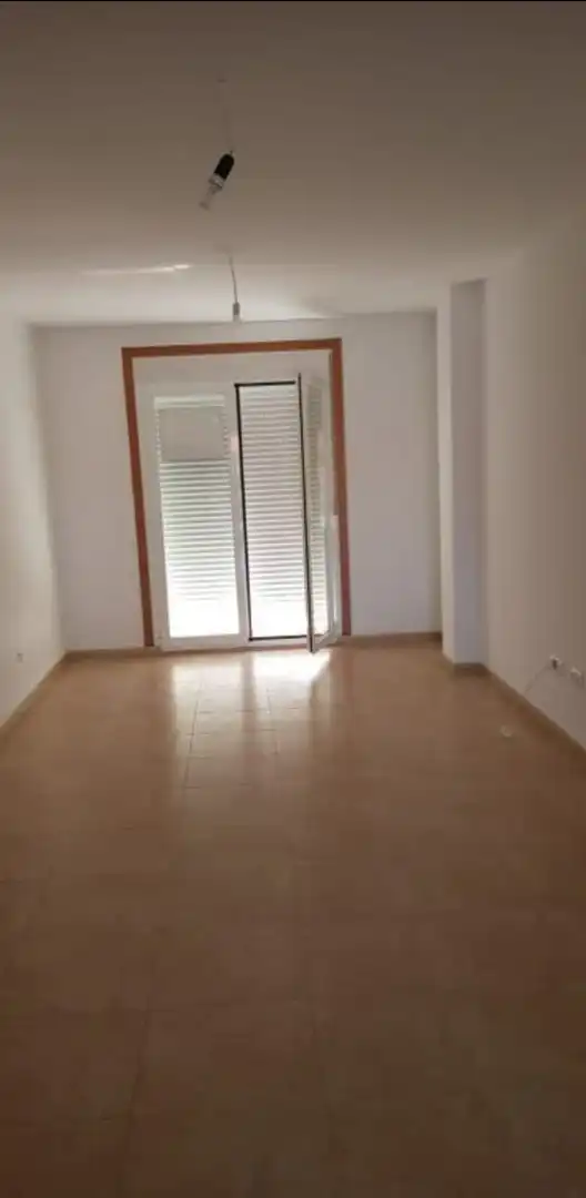 Wohnung zum Verkauf in Vilagarcía de Arousa mit Parkett, Abstellraum und Ofen