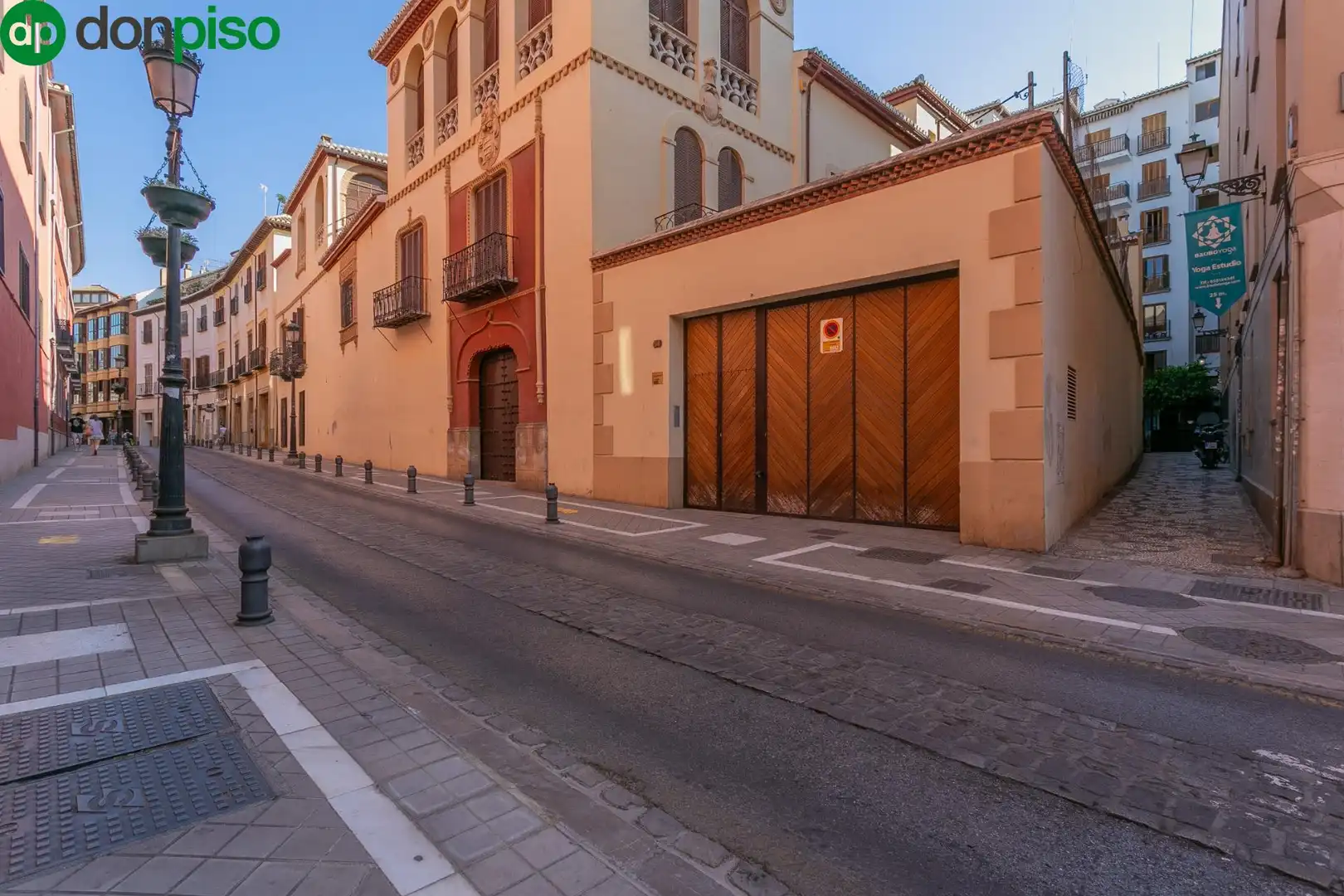 Vista exterior de Traster en venda en Granada