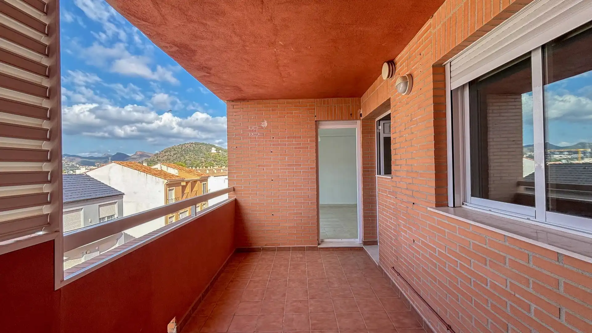 Terrassa de Pis en venda en Sagunto / Sagunt amb Calefacció, Terrassa i Balcó