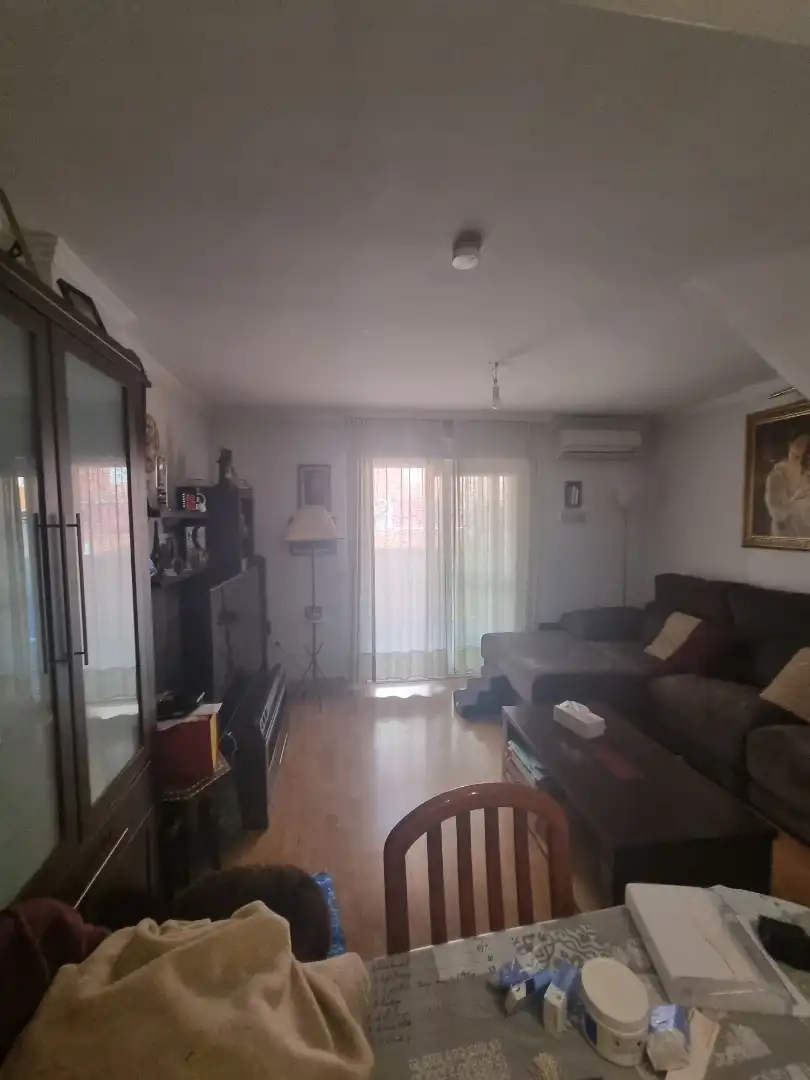 Sala d'estar de Dúplex en venda en San Juan de Aznalfarache amb Balcó