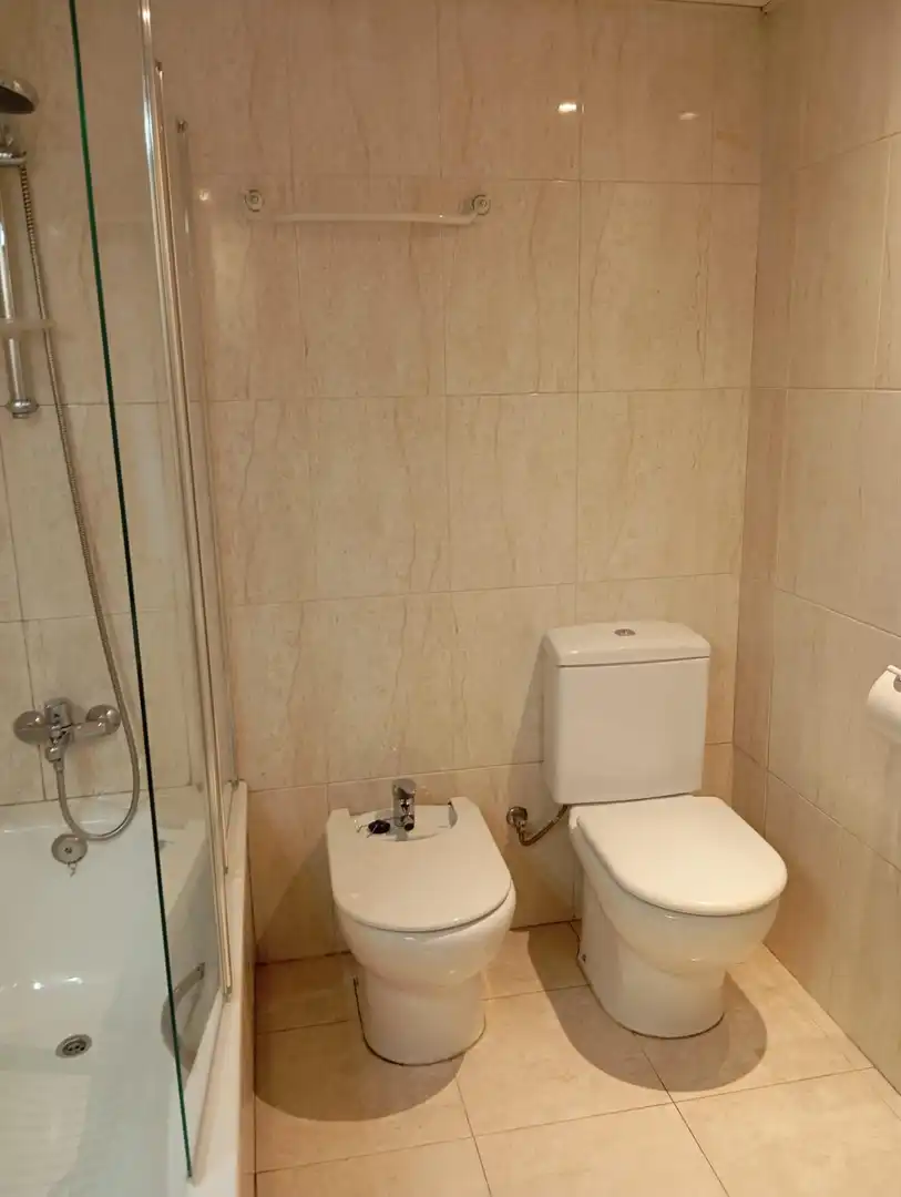 Baño de Piso de alquiler en Mollet del Vallès con Aire acondicionado, Calefacción y Parquet