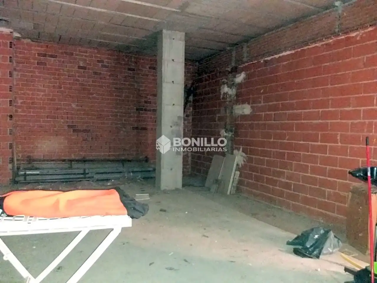 Local comercial de lloguer a De Luis Buñuel, imagen 2