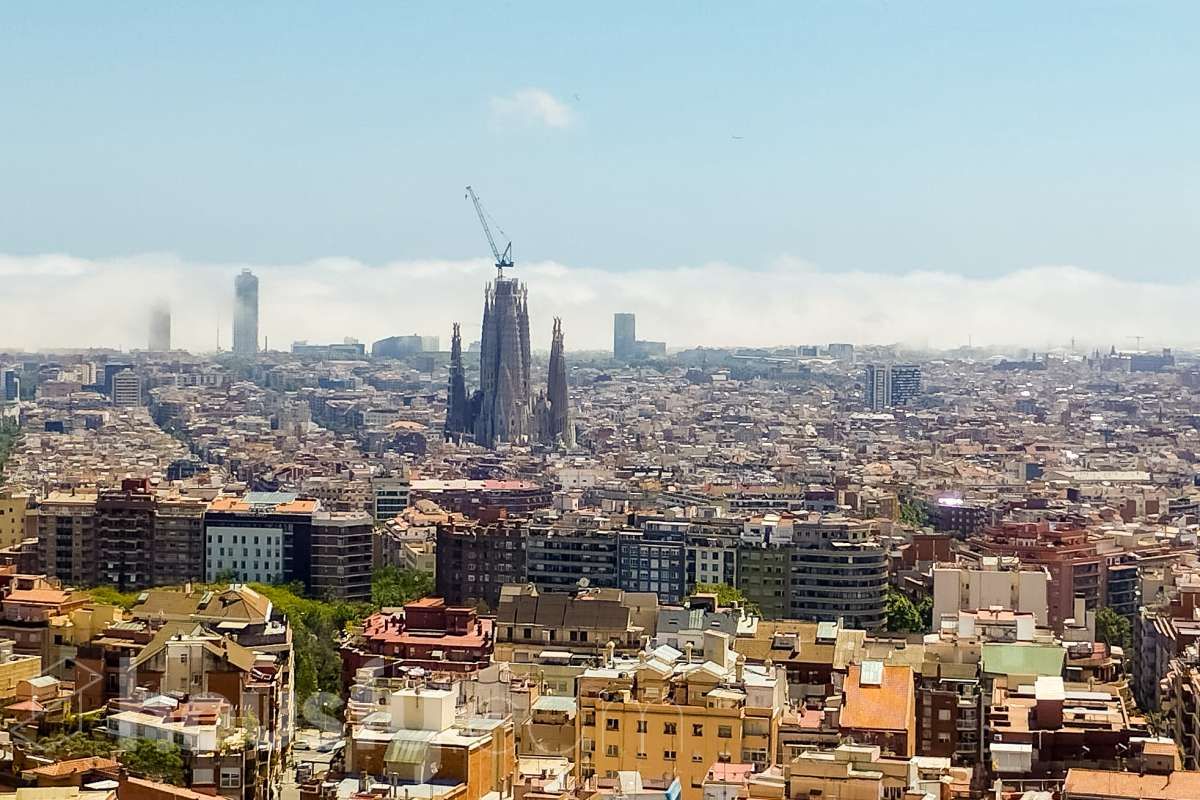 Außenansicht von Wohnung zum Verkauf in  Barcelona Capital mit Klimaanlage, Terrasse und Möbliert