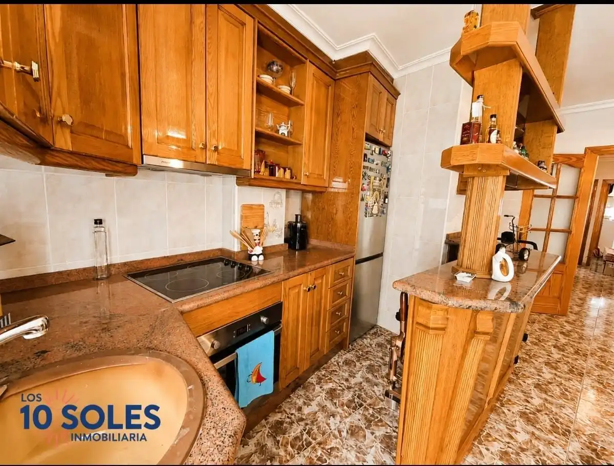 Cuina de Pis de lloguer en Orihuela amb Calefacció, Terrassa i Moblat