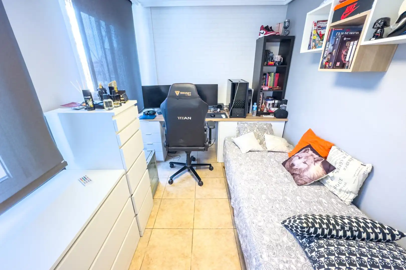 Dormitori de Casa adosada en venda en Torrevieja amb Aire condicionat, Jardí privat i Terrassa