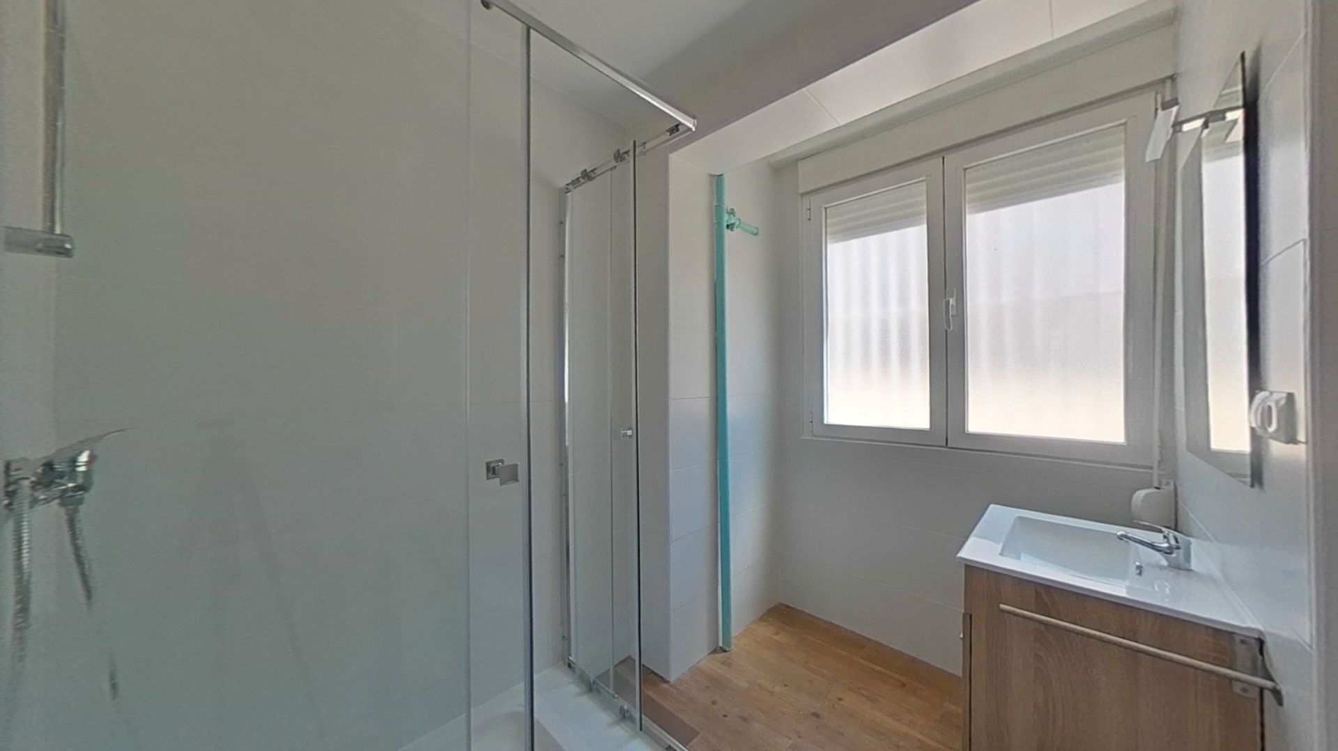 Bany de Pis en venda en  Madrid Capital amb Forn