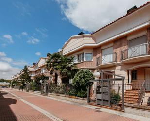 Exterior view of House or chalet for sale in  Huesca Capital  with Air Conditioner, Terrace and Balcony