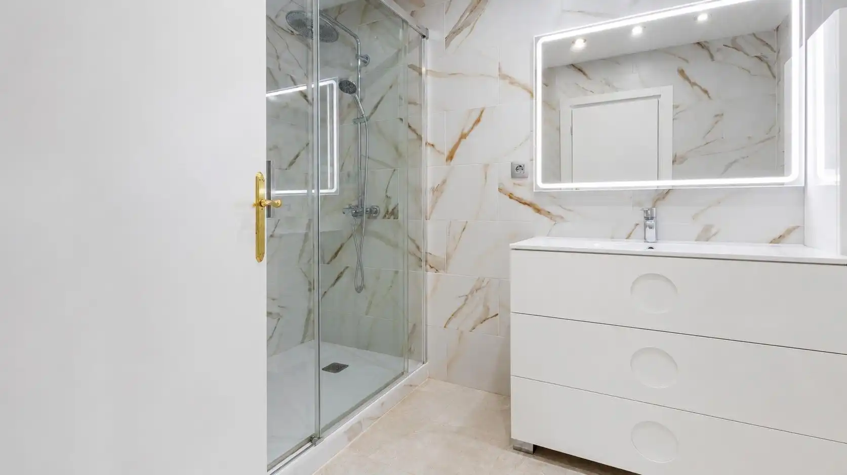 Baño de Ático en venta en Barcelona con Aire acondicionado y Terraza