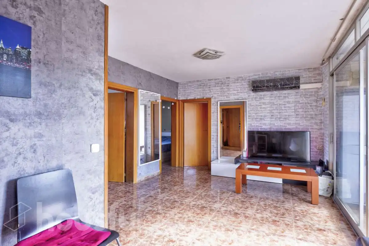 Wohnzimmer von Wohnung zum Verkauf in Barcelona mit Klimaanlage, Terrasse und Balkon