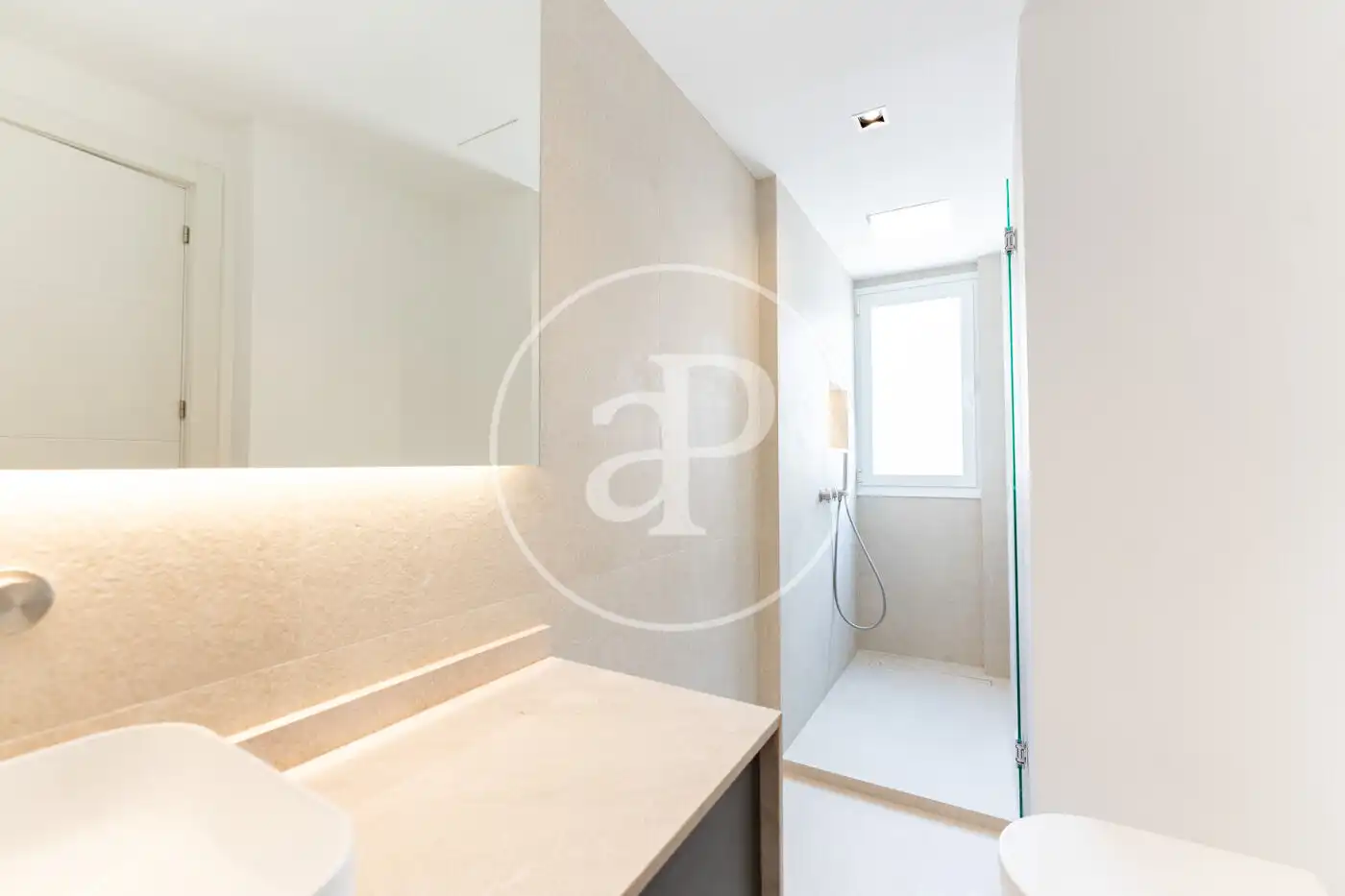 Bathroom of Flat for sale in  Palma de Mallorca  with Air Conditioner, Heating and Terrace