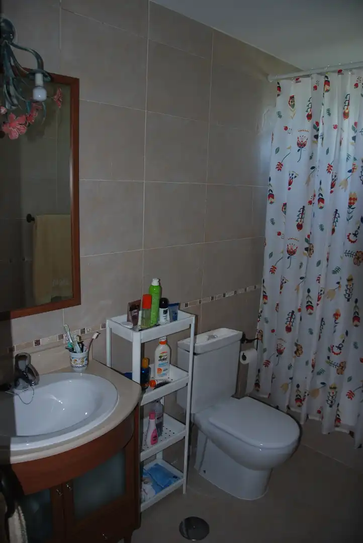 Baño de Piso en venta en Sabiñánigo con Calefacción, Terraza y Trastero