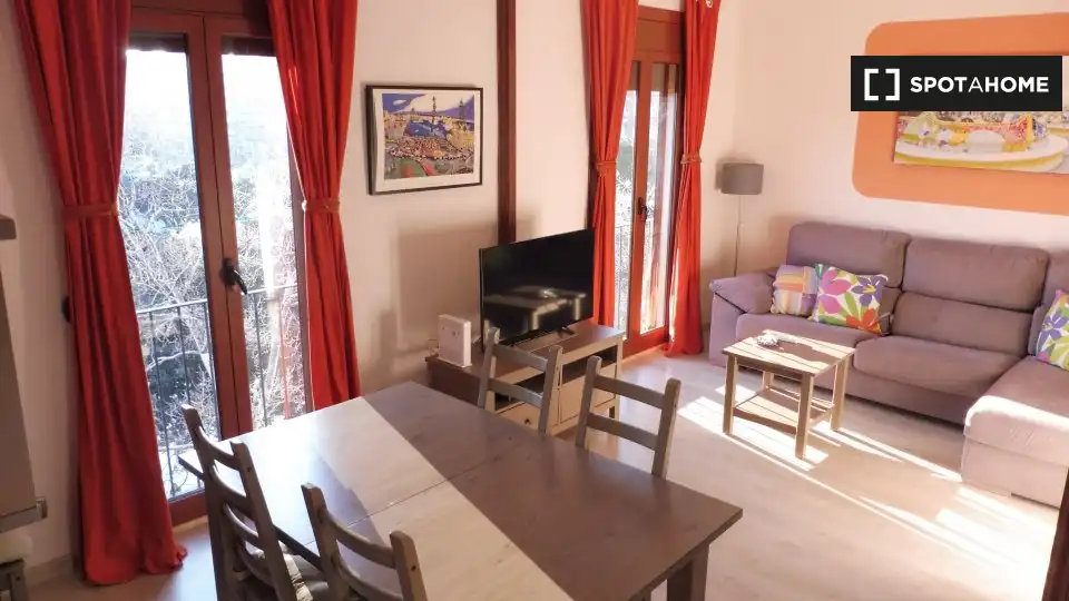 Piso con terraza en alquiler en Eixample