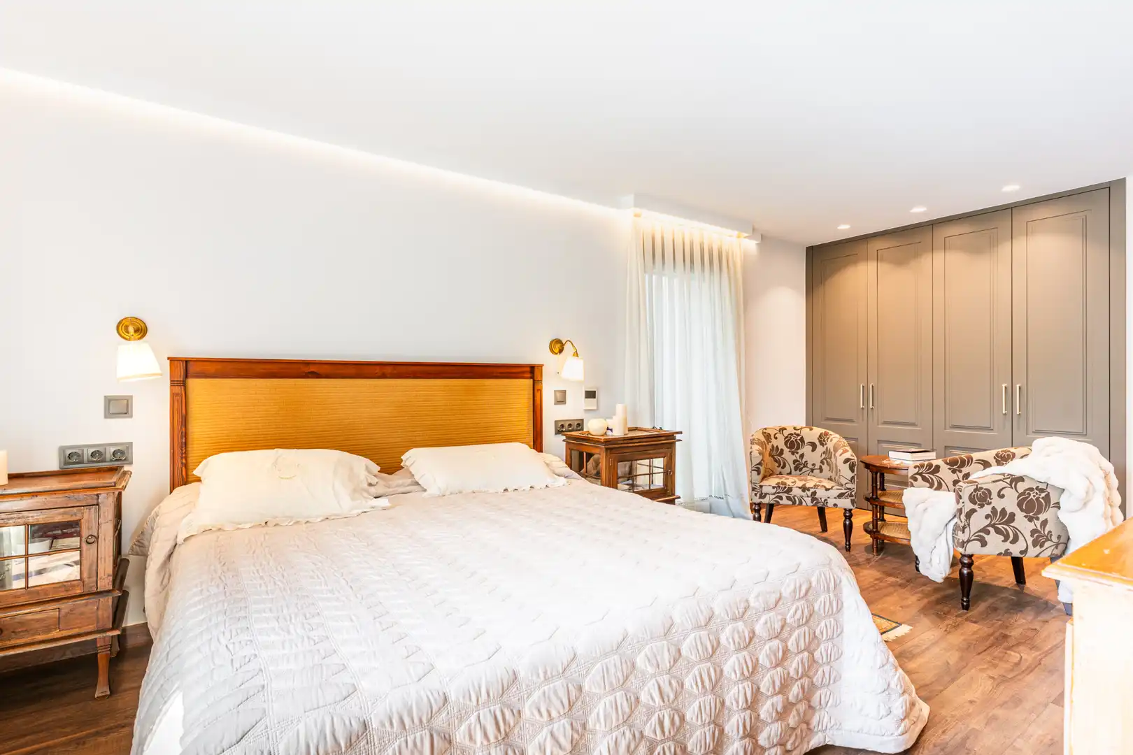 Bedroom of Houses for sale in Majadahonda  with Air Conditioner, Heating and Private garden
