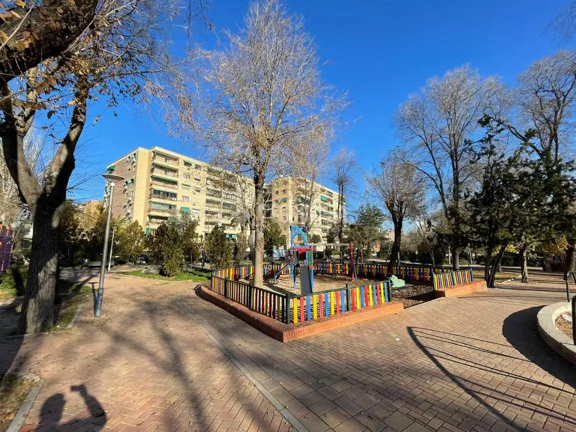 Vista exterior de Pis en venda en Coslada amb Calefacció