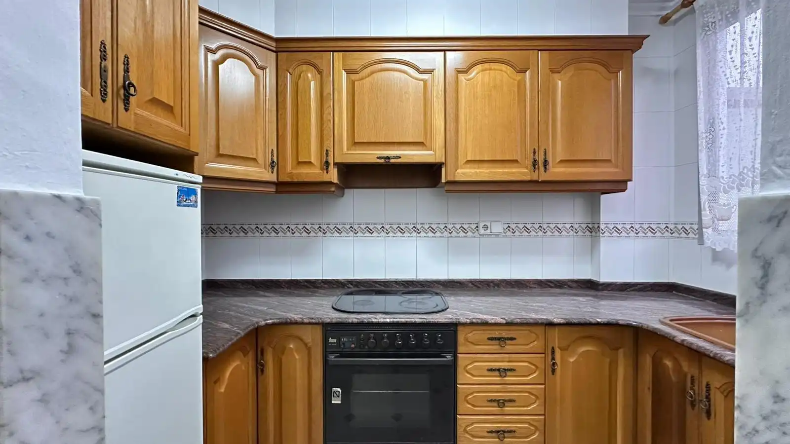 Kitchen of Houses for sale in L'Alcúdia  with Air Conditioner, Terrace and Storage room