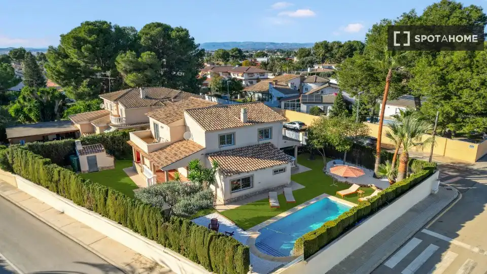 Exterior view of Flat for rent in L'Eliana  with Air Conditioner, Heating and Furnished