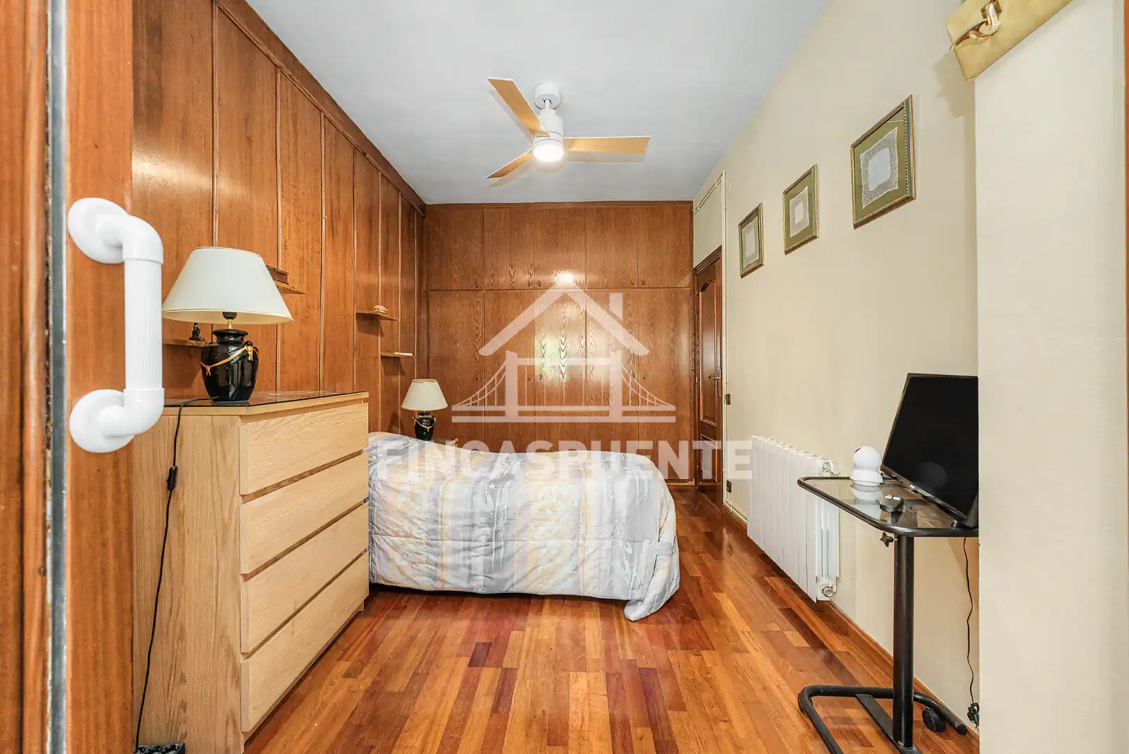 Schlafzimmer von Wohnung zum Verkauf in Barcelona mit Klimaanlage, Heizung und Parkett