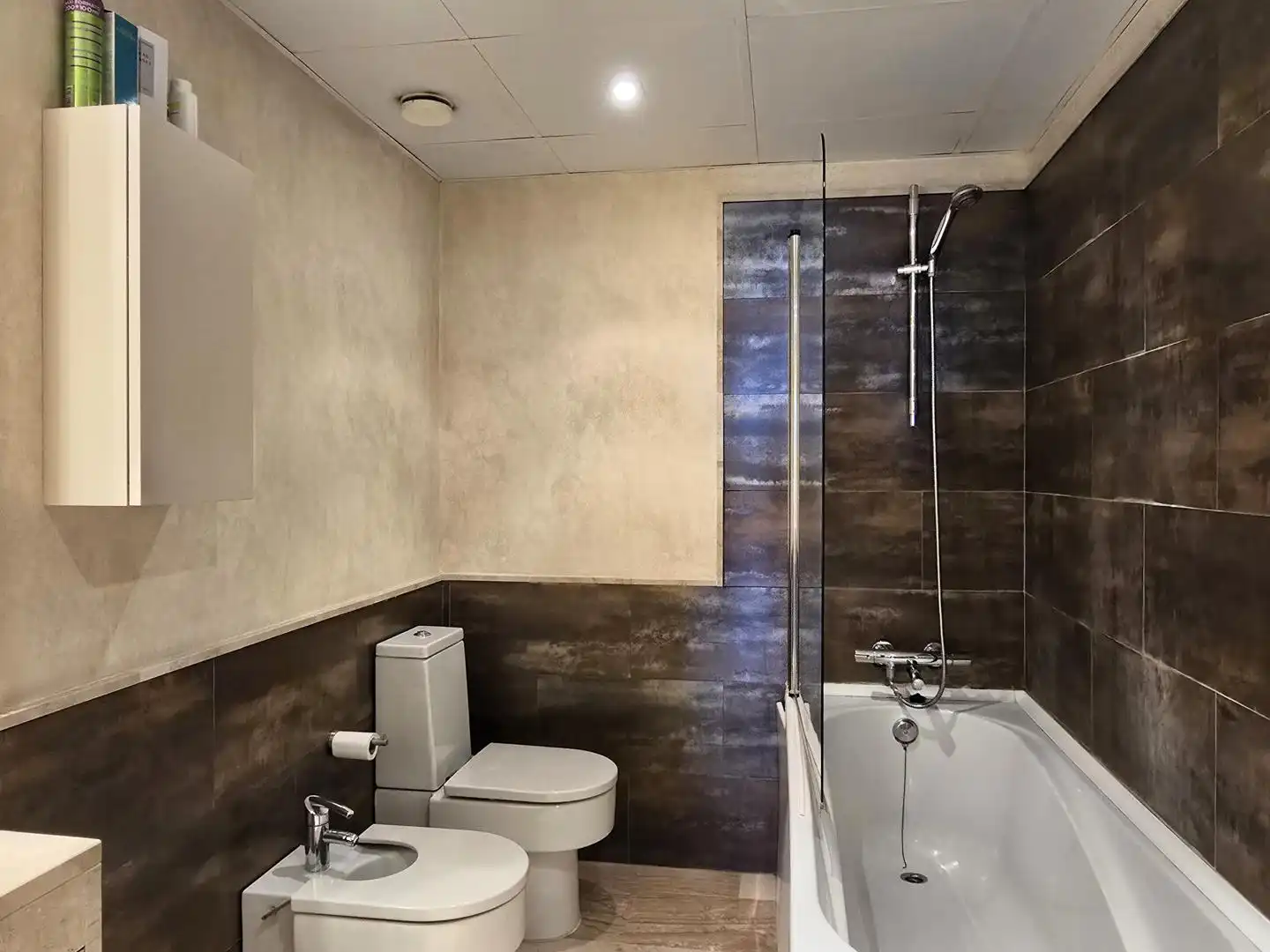 Badezimmer von Maisonette zum Verkauf in L'Ametlla de Mar  mit Klimaanlage, Heizung und Terrasse