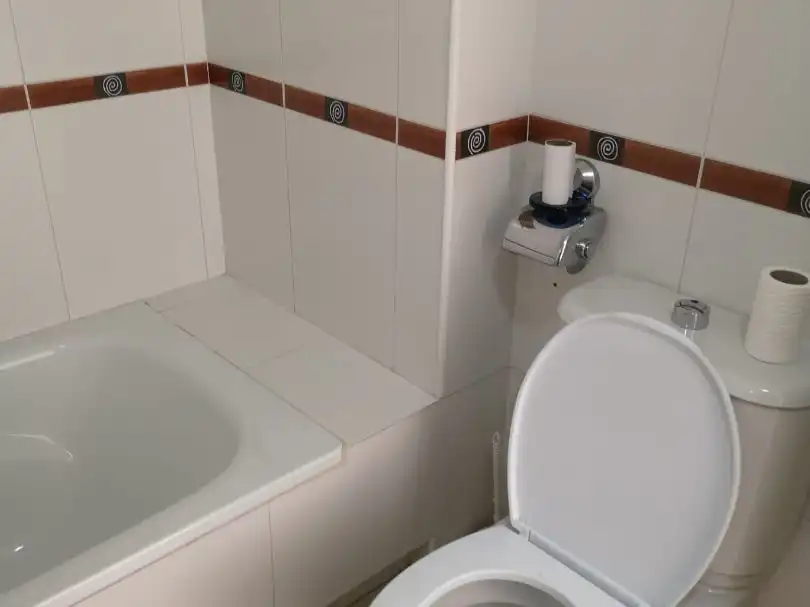 Bany de Pis de lloguer en Málaga amb Aire condicionat, Calefacció i Terrassa