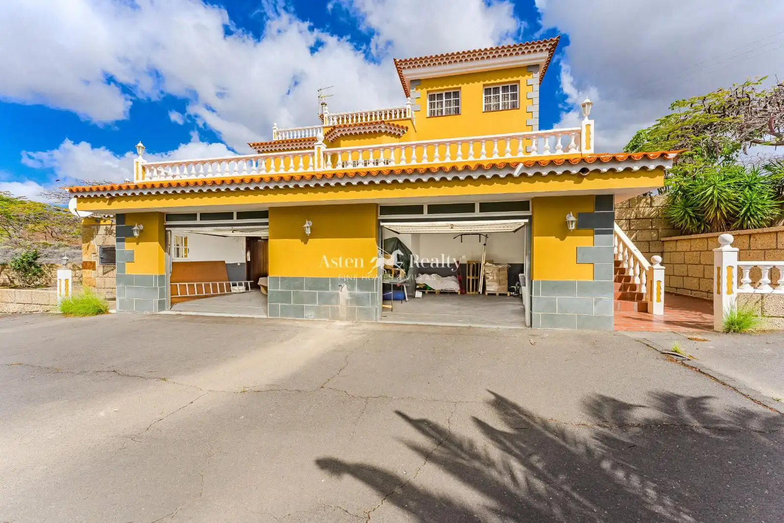 Vista exterior de Casa o chalet en venta en San Miguel de Abona con Aire acondicionado, Calefacción y Jardín privado