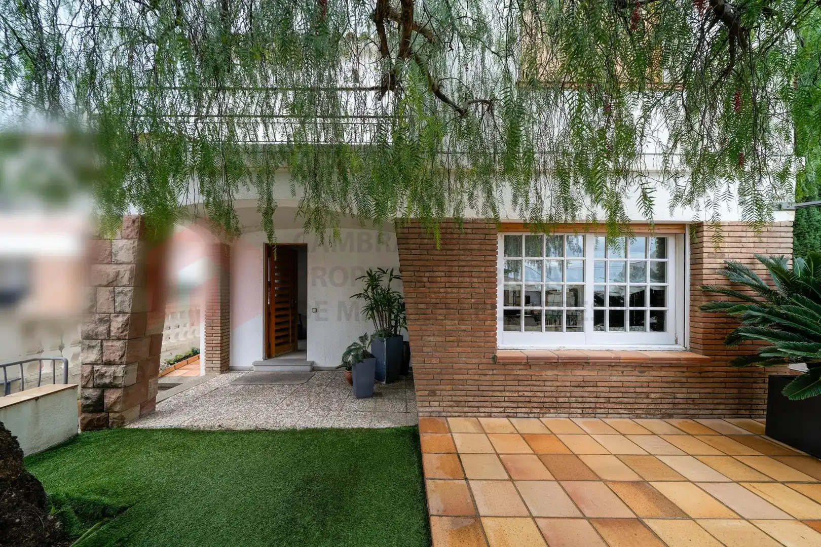 Vista exterior de Casa o xalet en venda en Mataró amb Aire condicionat, Calefacció i Jardí privat