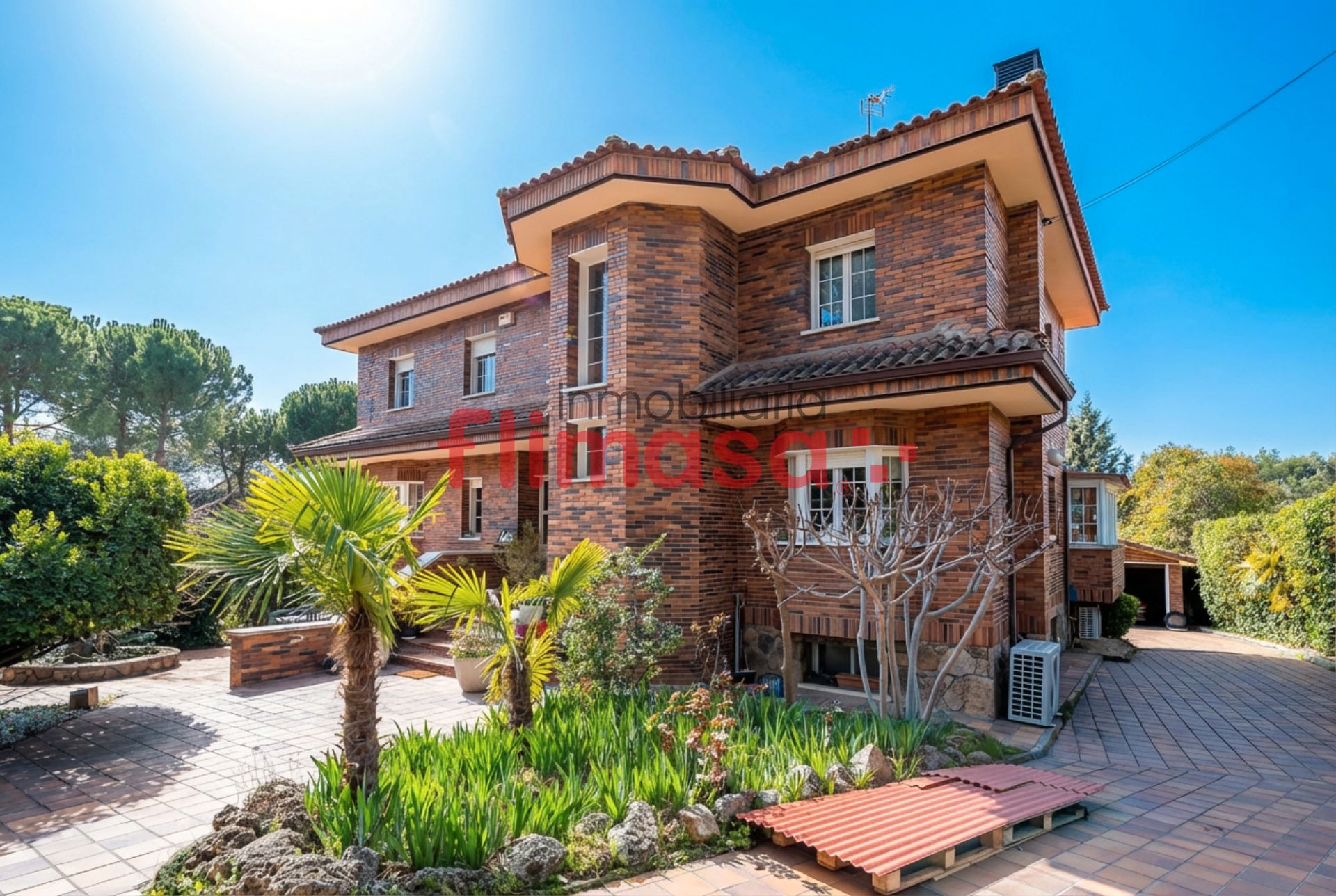 Exterior view of House or chalet for sale in Villaviciosa de Odón  with Air Conditioner, Heating and Private garden