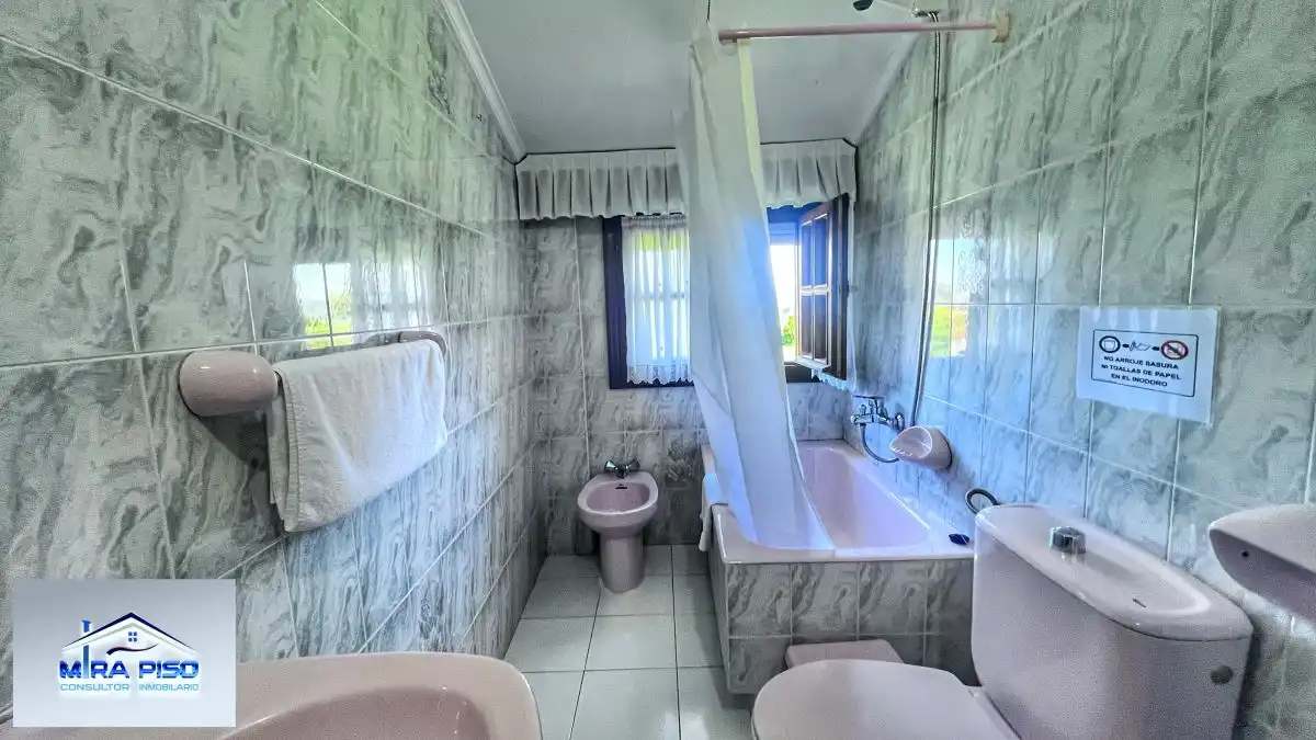 Badezimmer von Country house zum Verkauf in Arnuero mit Heizung, Terrasse und Abstellraum