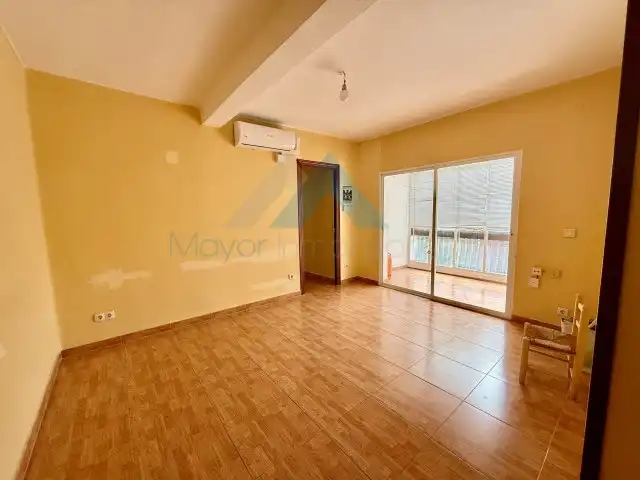 Wohnzimmer von Wohnung zum Verkauf in Alcalá de Henares mit Klimaanlage, Terrasse und Ofen