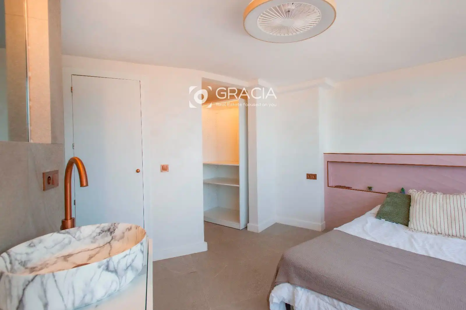 Dormitori de Casa adosada en venda en Adeje amb Jardí privat, Terrassa i Traster