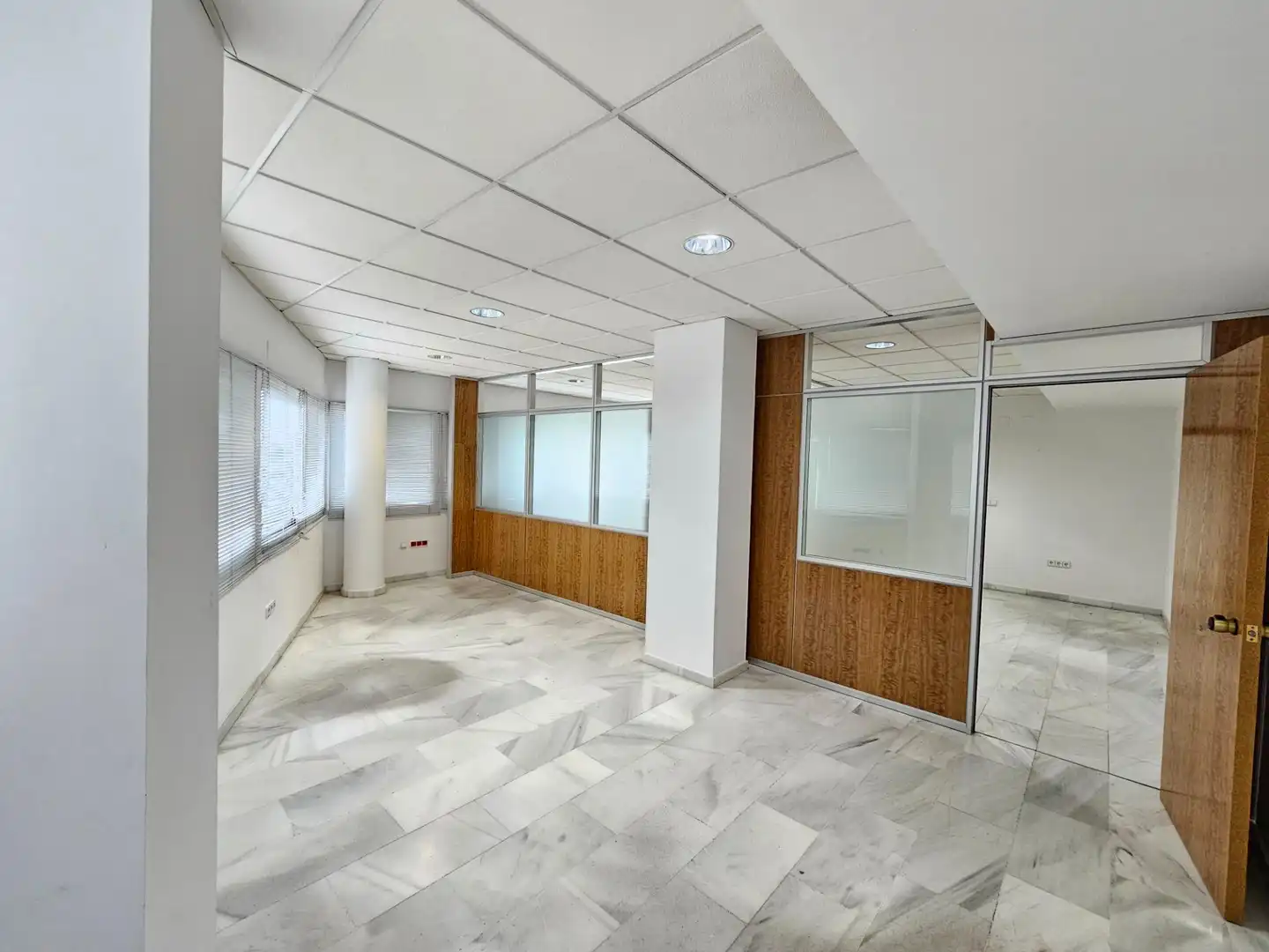 Office for sale in Santa Rosa - Valdeolleros