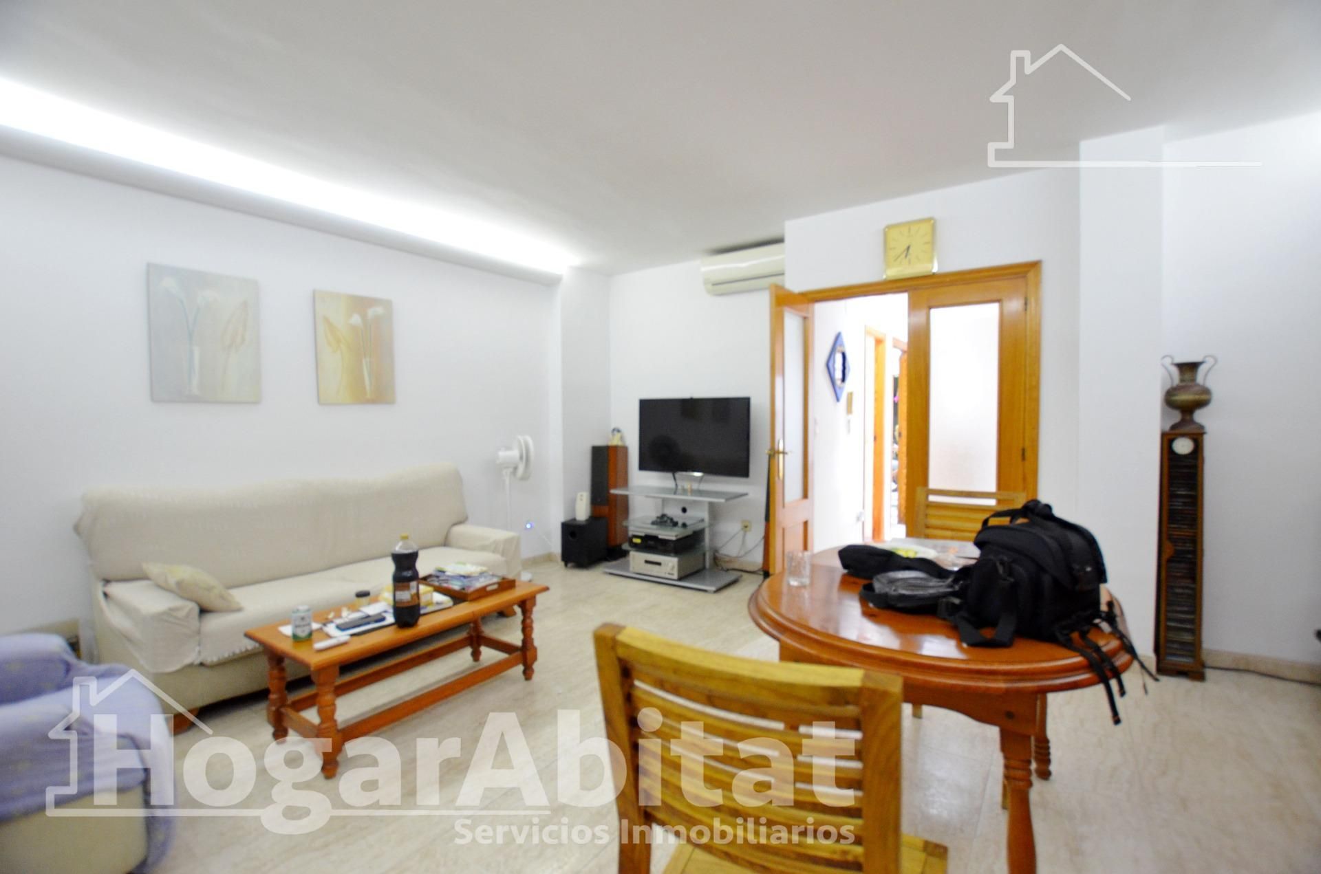 Living room of Single-family semi-detached for sale in L'Alqueria de la Comtessa  with Air Conditioner, Terrace and Storage room