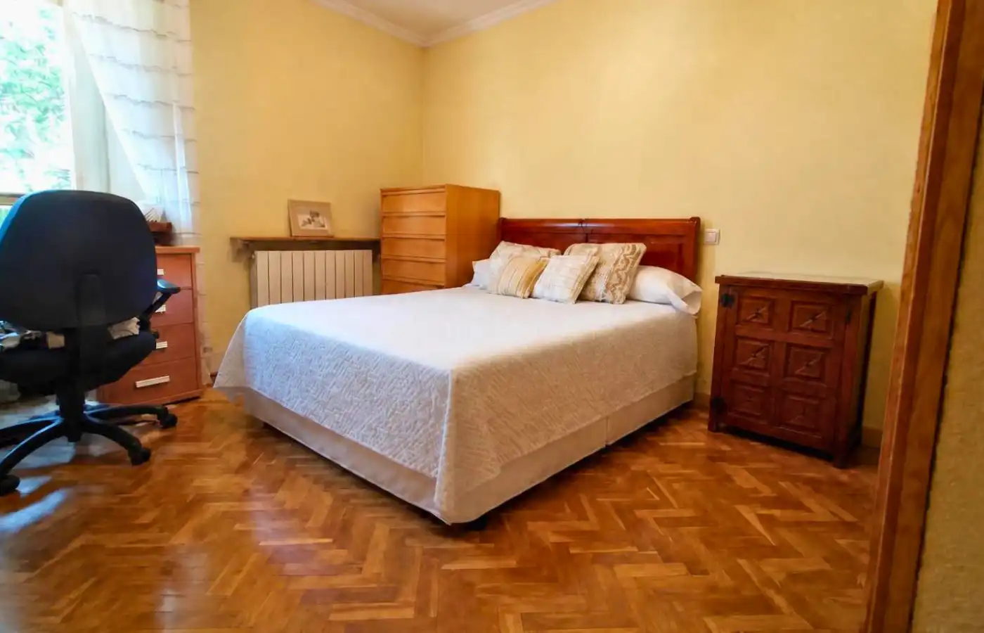 Dormitori de Casa adosada en venda en Daganzo de Arriba amb Aire condicionat, Jardí privat i Terrassa