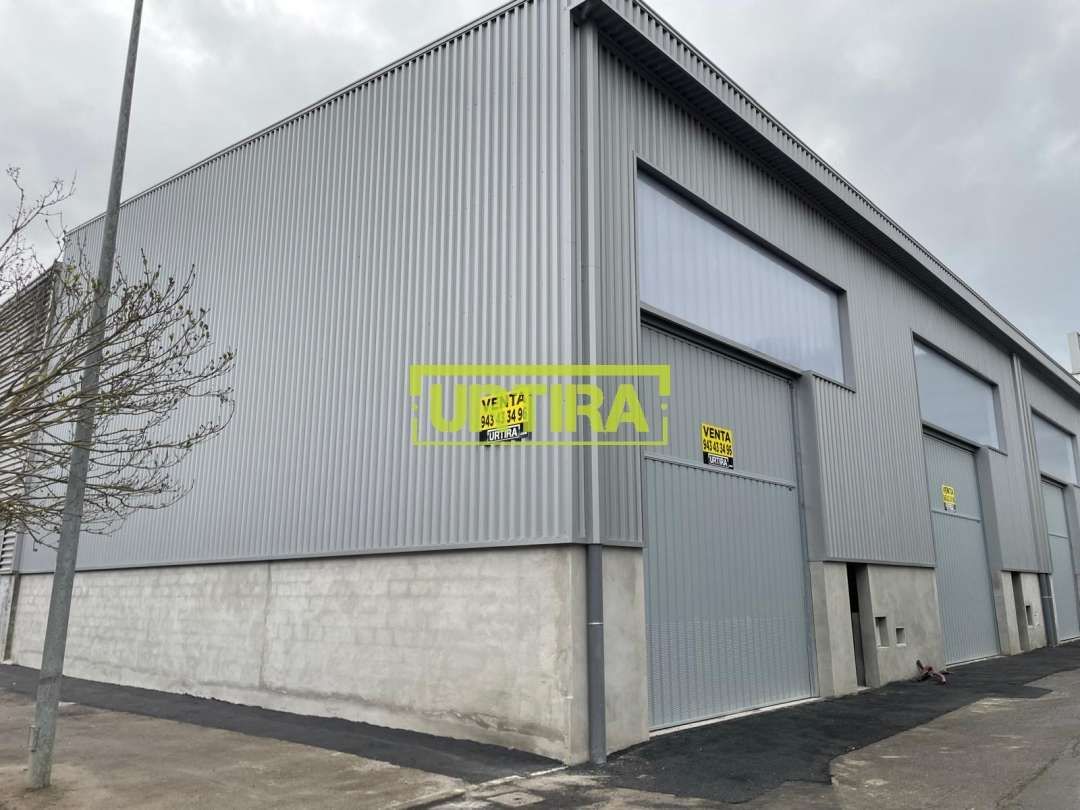 Vista exterior de Nave industrial en venta en Zarautz