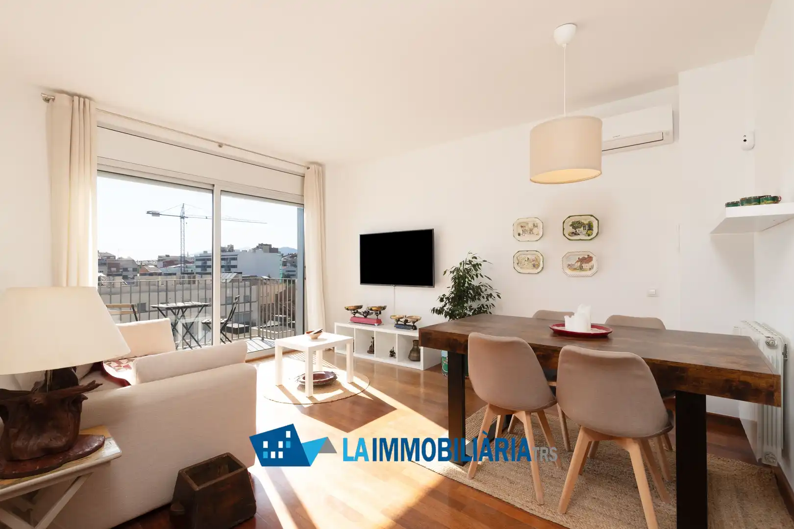 Außenansicht von Wohnung zum Verkauf in Terrassa mit Klimaanlage, Heizung und Terrasse