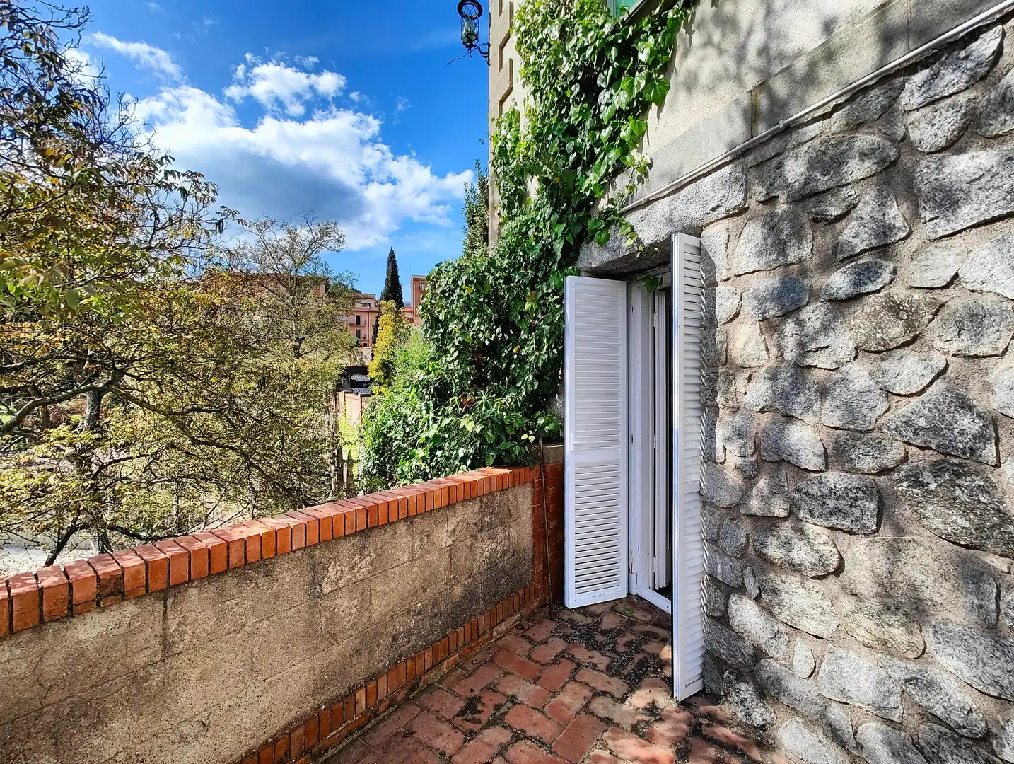 Terrassa de Casa o xalet en venda en Sant Joan de les Abadesses amb Calefacció, Jardí privat i Terrassa