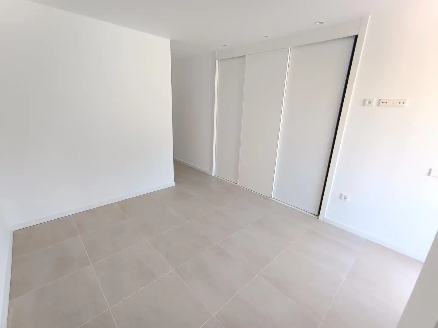 Wohnung zum Verkauf in Murcia mit Privatgarten, Terrasse und Abstellraum