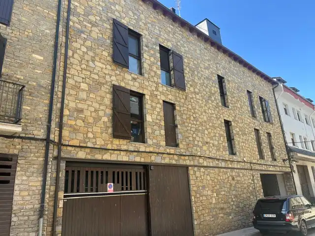 Vista exterior de Apartamento en venta en Esterri d'Àneu con Calefacción, Parquet y Amueblado