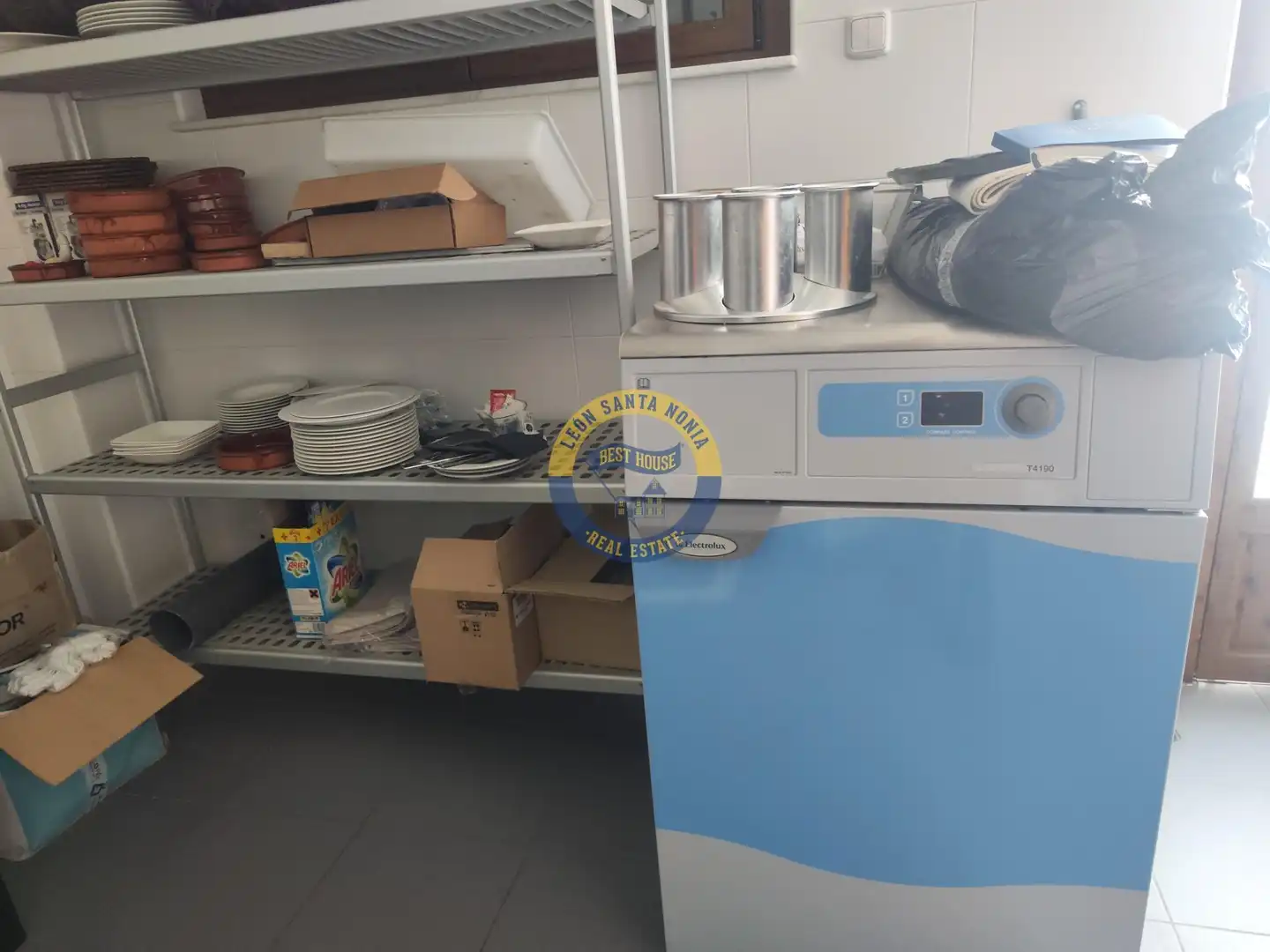 Local en venta en Villamañán