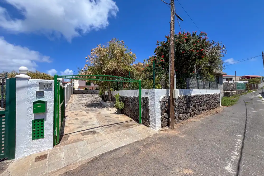 Vista exterior de Casa o xalet en venda en San Sebastián de la Gomera amb Terrassa i Moblat