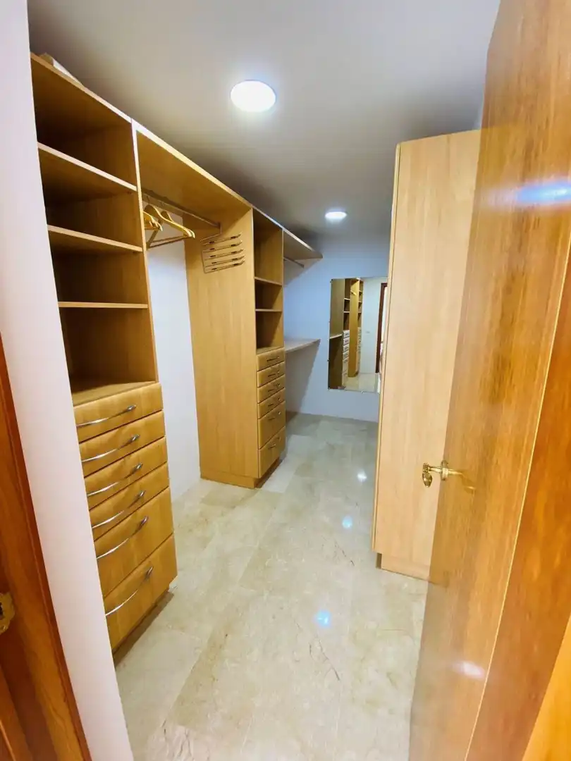 Chalet con piscina en venta en Avenida del Pacífico, imagen 12