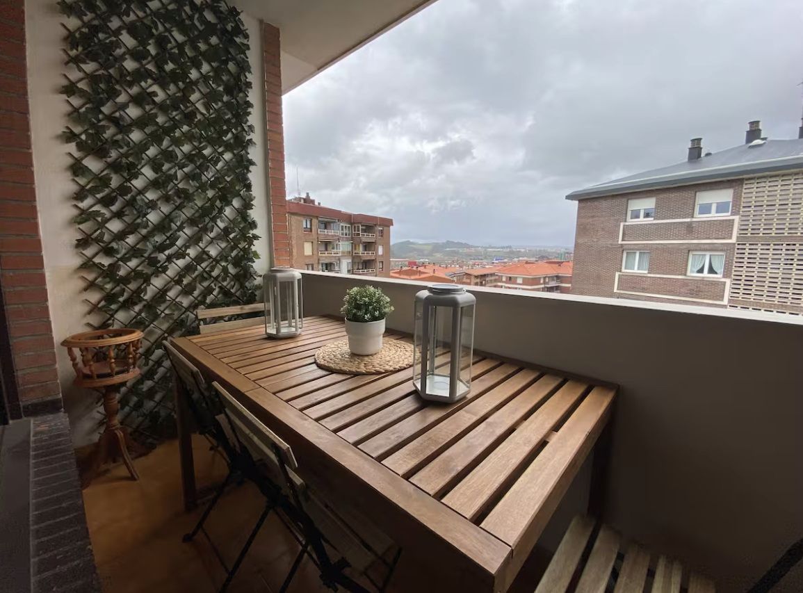 Balcony of Apartment to rent in Getxo   with Air Conditioner, Heating and Parquet flooring