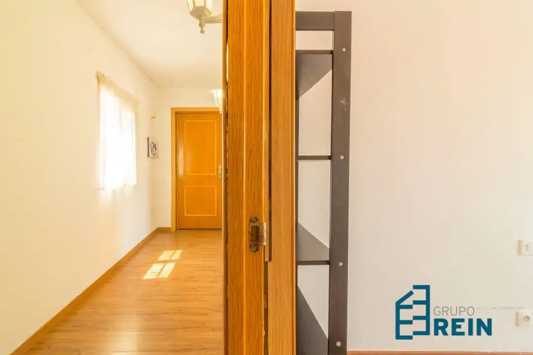 Flat for sale in Recas  with Air Conditioner, Heating and Terrace
