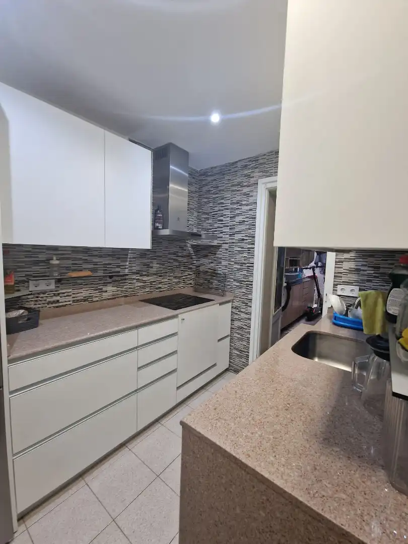 Cocina de Piso en venta en Barcelona con Jardín privado