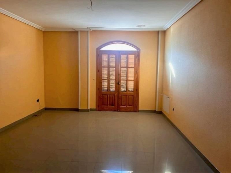 Casa adosada en venda a Úbeda