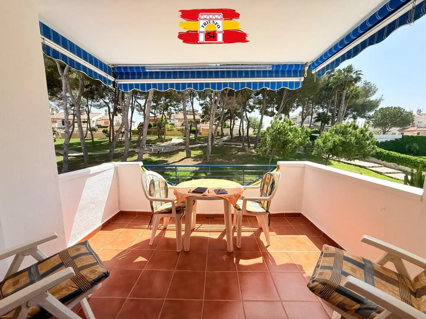 Terraza de Piso en venta en Pilar de la Horadada con Jardín privado, Trastero y Amueblado