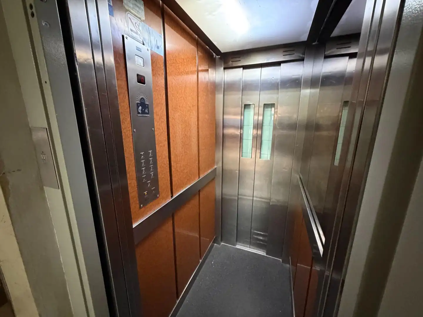 Flat for sale in Valencia  with Air Conditioner, Furnished and Balcony