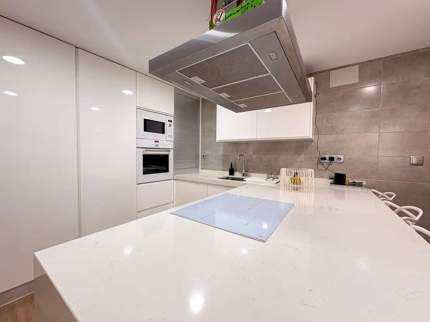 Küche von Wohnung zum Verkauf in Pilar de la Horadada mit Klimaanlage, Heizung und Terrasse