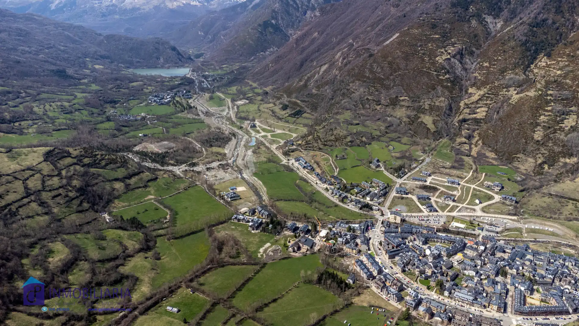 Außenansicht von Wohnung zum Verkauf in Benasque mit Heizung, Parkett und Terrasse