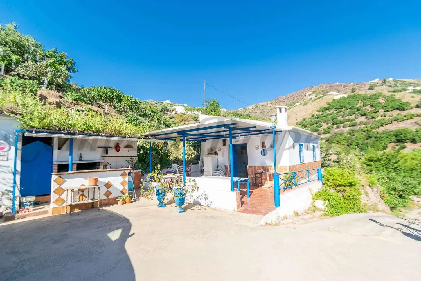 House with pool for sale in Torrox Pueblo