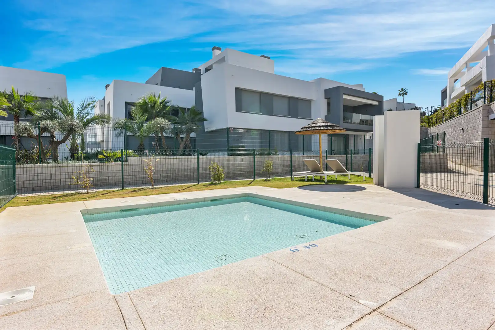 Apartamento con piscina en venta en Estepona Pueblo, imagen 46